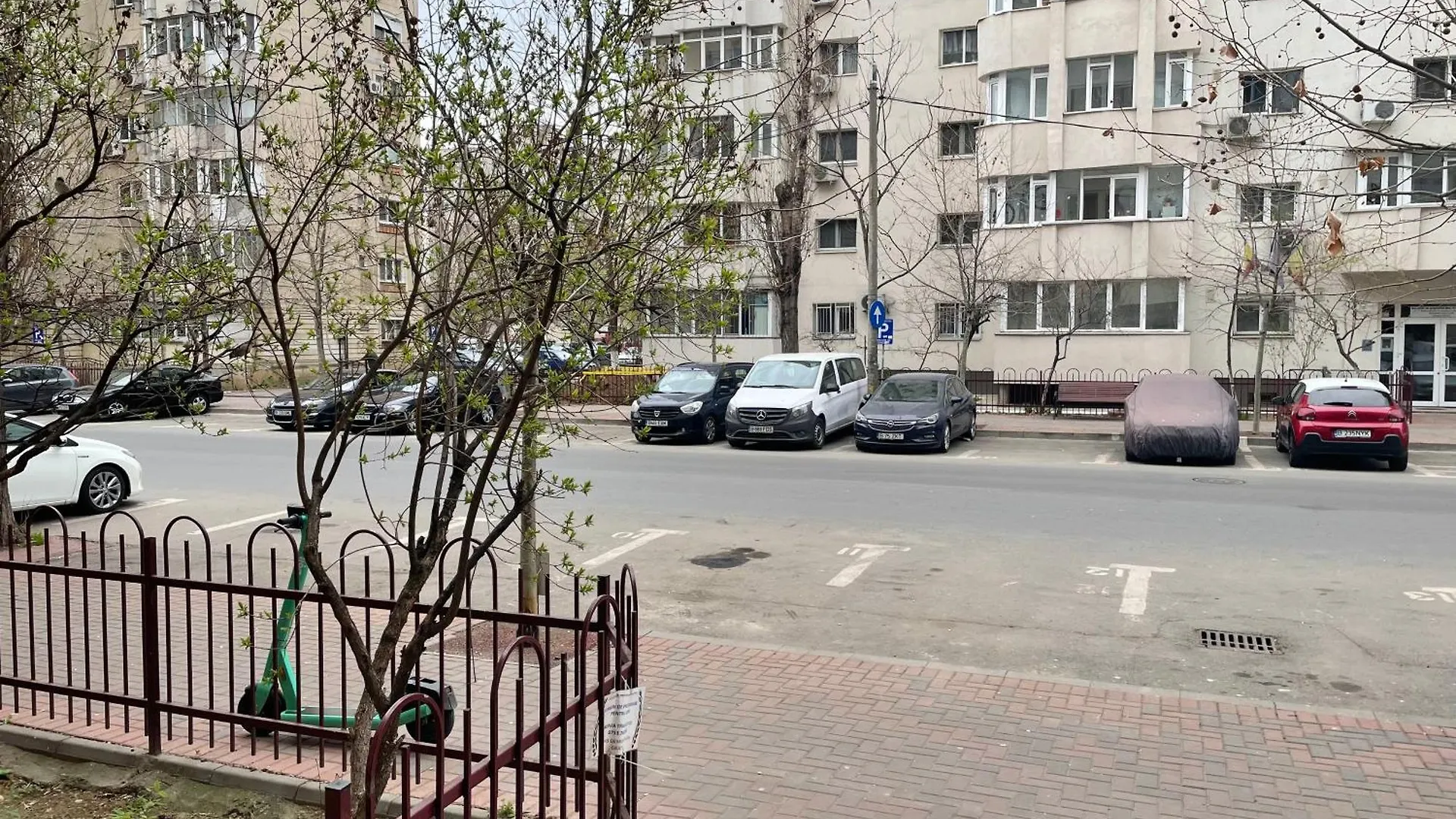 Deluxe Central Apartment location